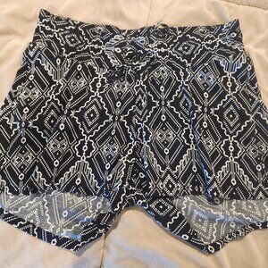 H&M Mama Patterned Dressy Shorts, Size 10